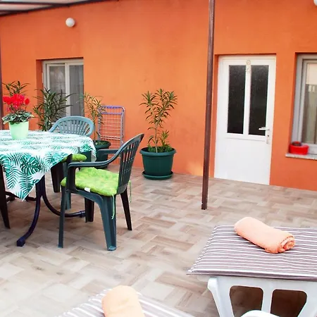 Skorup Apartment *